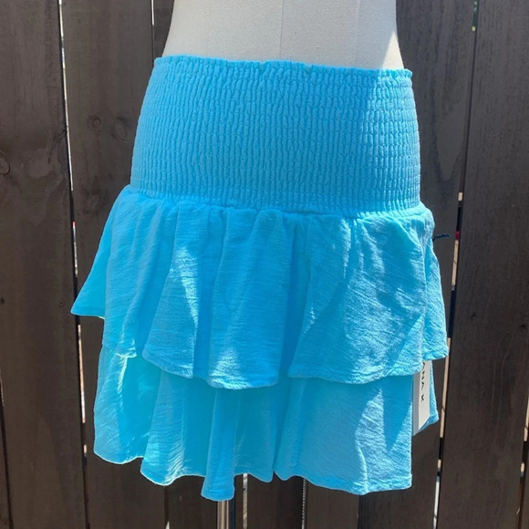 Yana K Portofino skirt in aqua tiered built in shorts medium stretchy - Picture 3 of 13